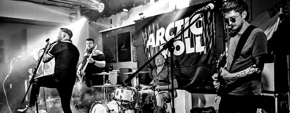 ‘Arctic Roll’ – The Ultimate Arctic Monkeys Experience